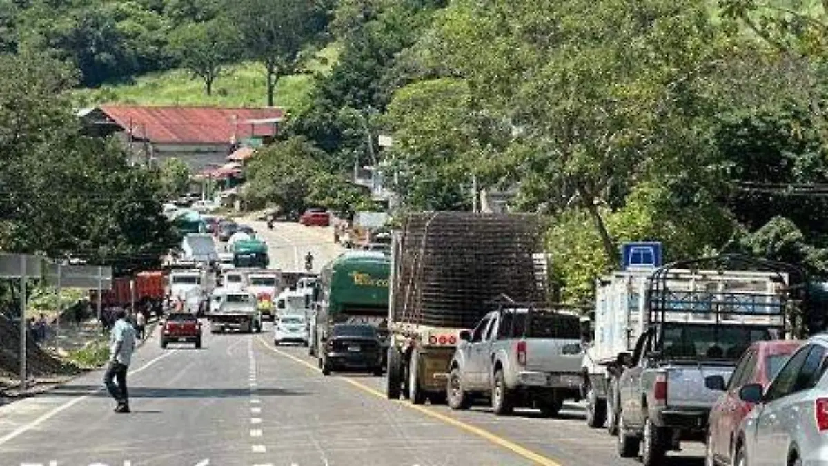 tercer bloqueo en la valles tamazunchale